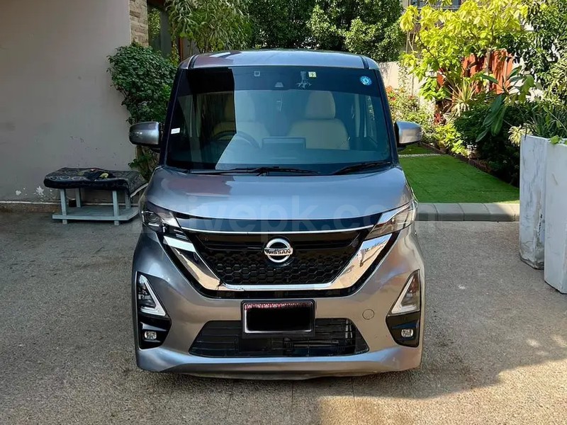 Nissan Roox 2020