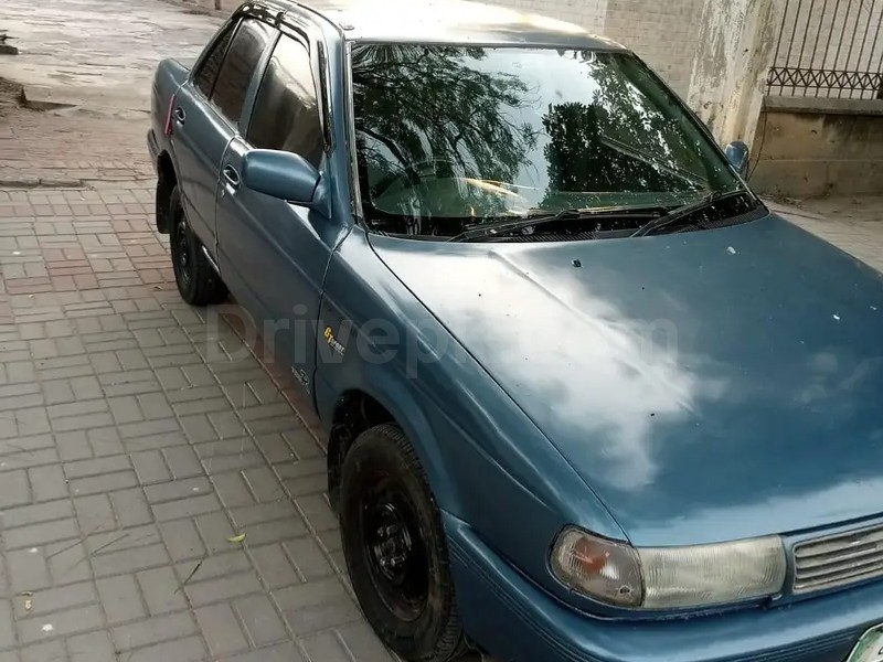 Nissan Sunny 1993