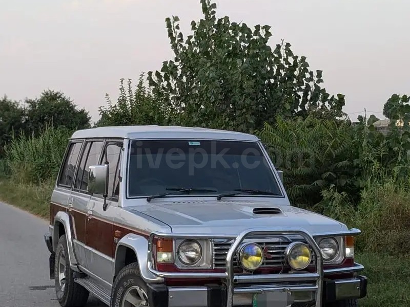 Mitsubishi Pajero 1987