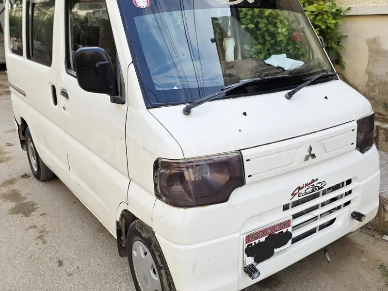 Mitsubishi Minicab Bravo 2012