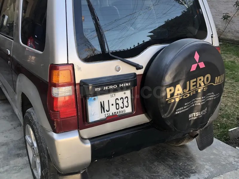 Mitsubishi Pajero Mini 2005