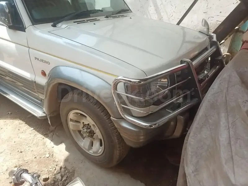 Mitsubishi Pajero 1993