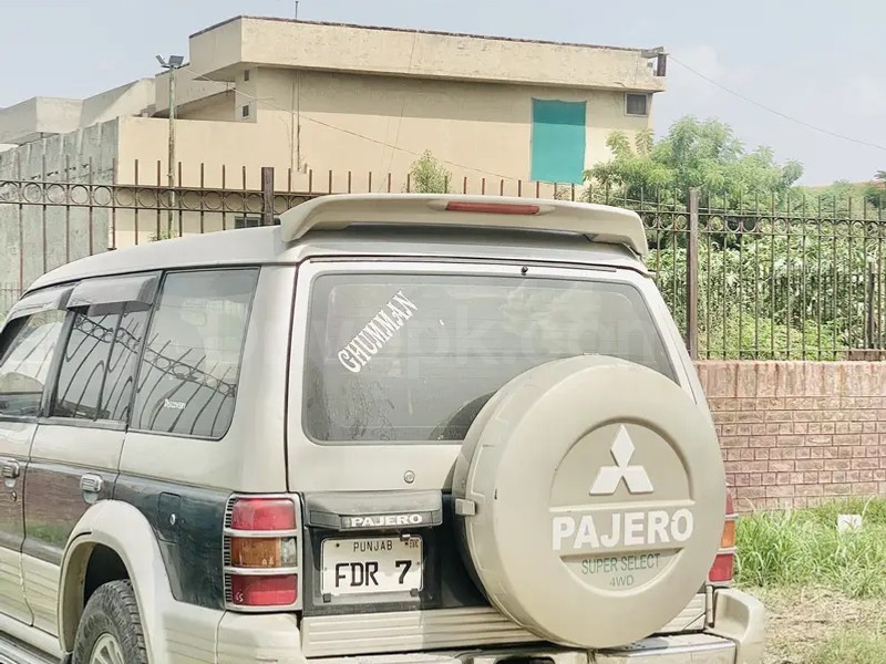 Mitsubishi Pajero 1993