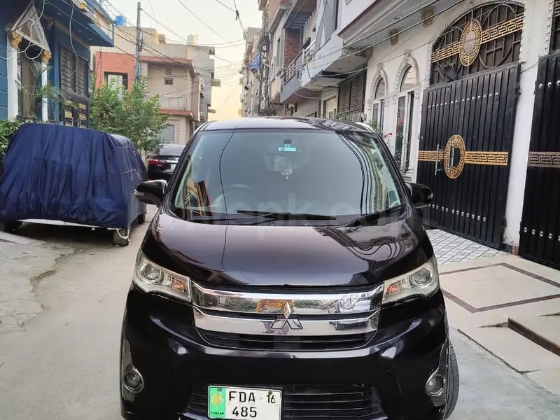 Mitsubishi Ek Wagon 2013