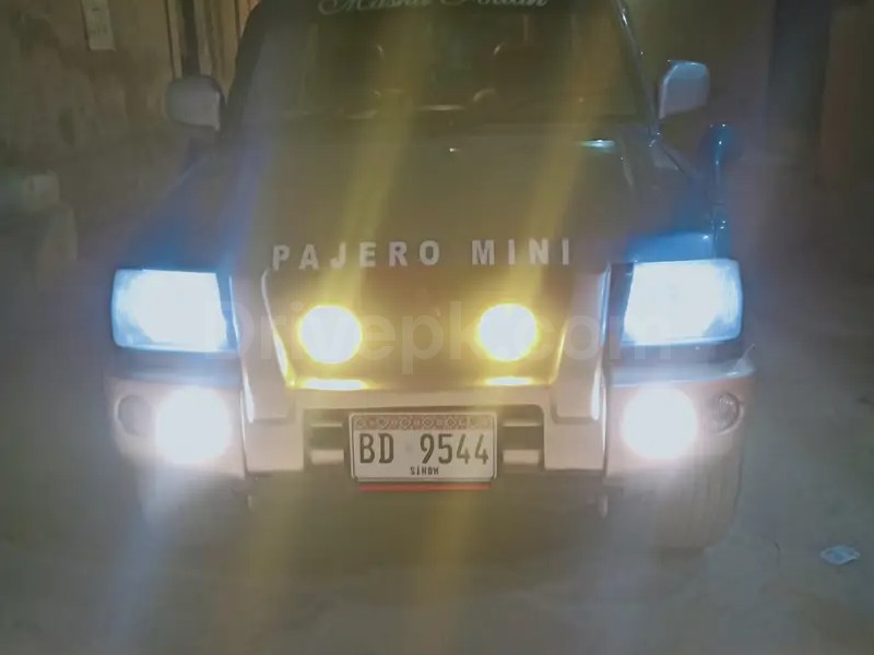 Mitsubishi Pajero Mini 1999