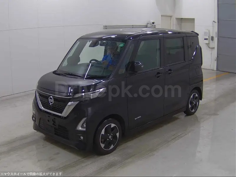 Nissan Roox 2023