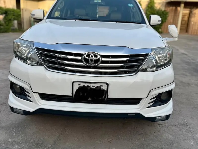 Toyota Fortuner 2015