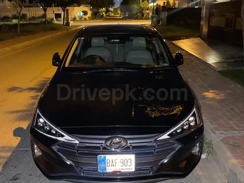 Hyundai Elantra 2022