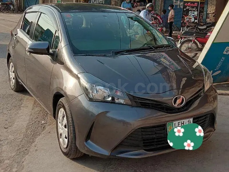Toyota Vitz 2015