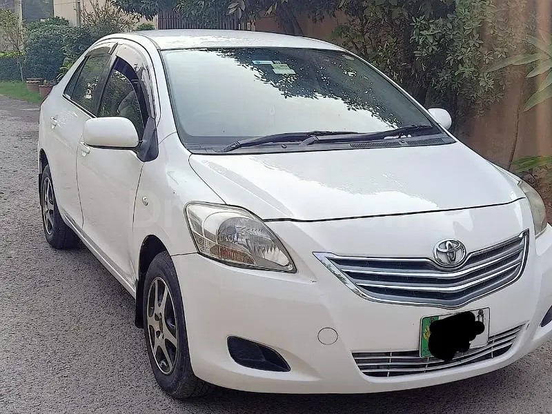 Toyota Belta 2006
