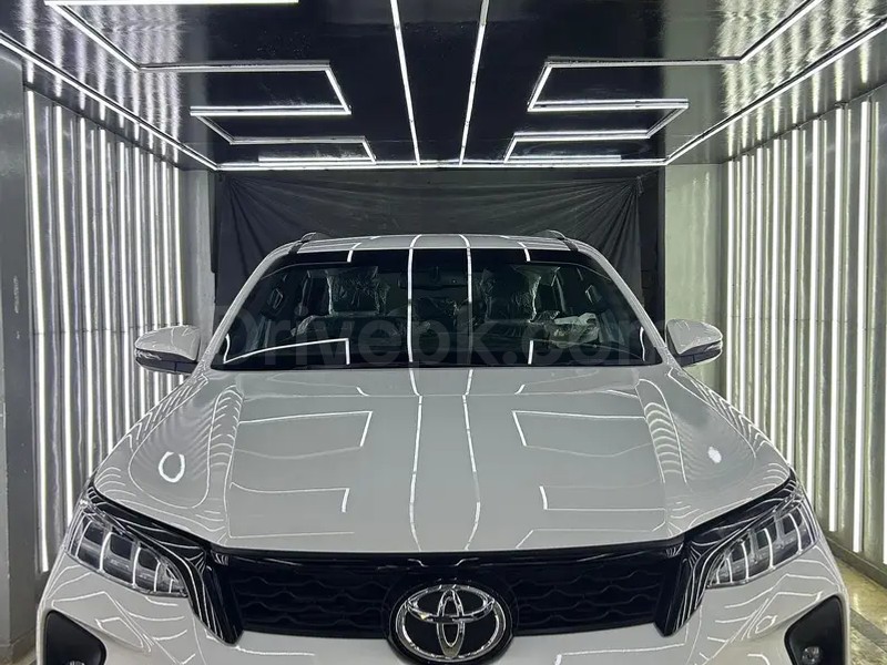 Toyota Fortuner Legender 2025