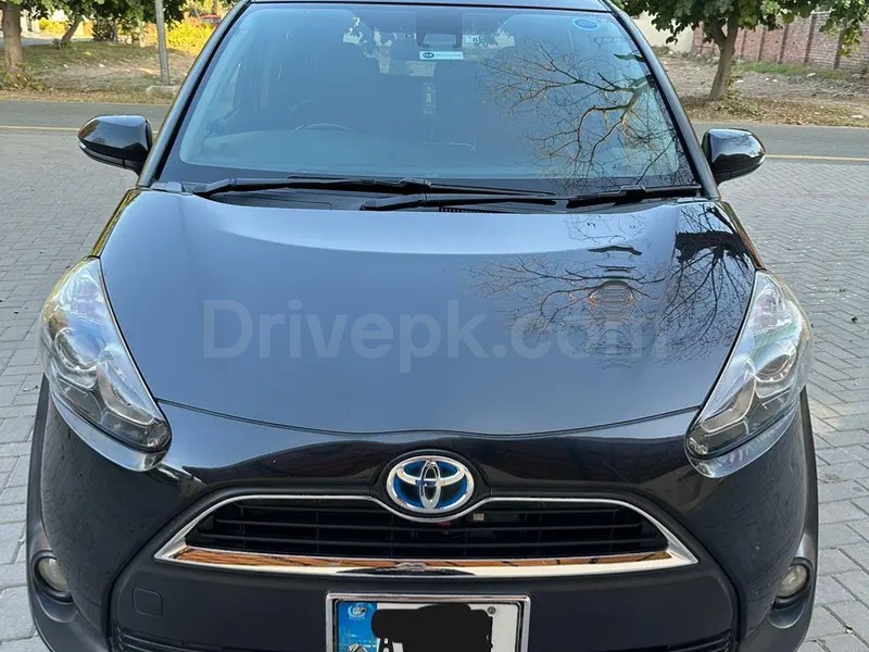 Toyota Sienta 2016