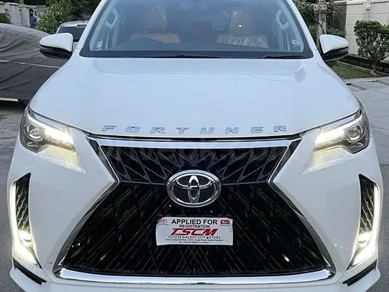 Toyota Fortuner V 2021