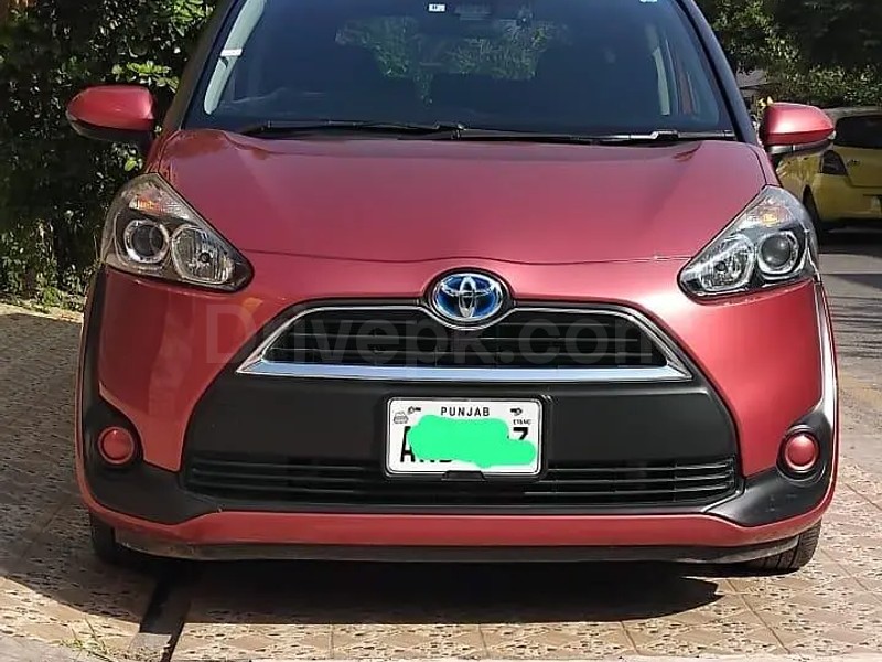 Toyota Sienta 2018