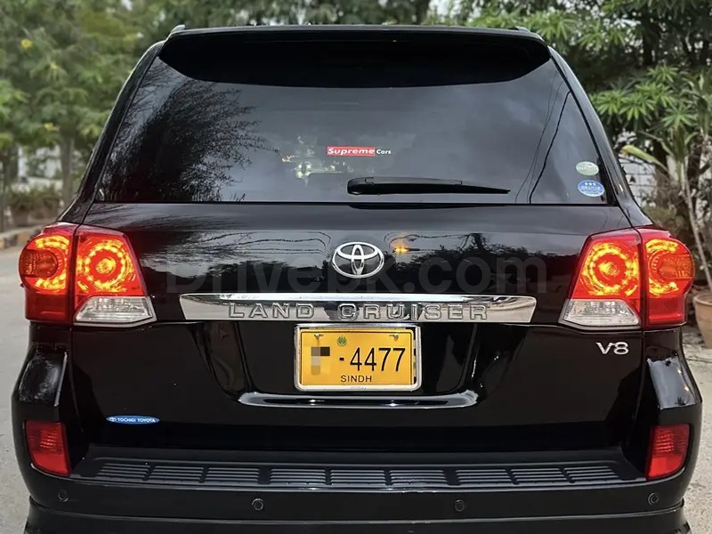 Toyota Land Cruiser 2011