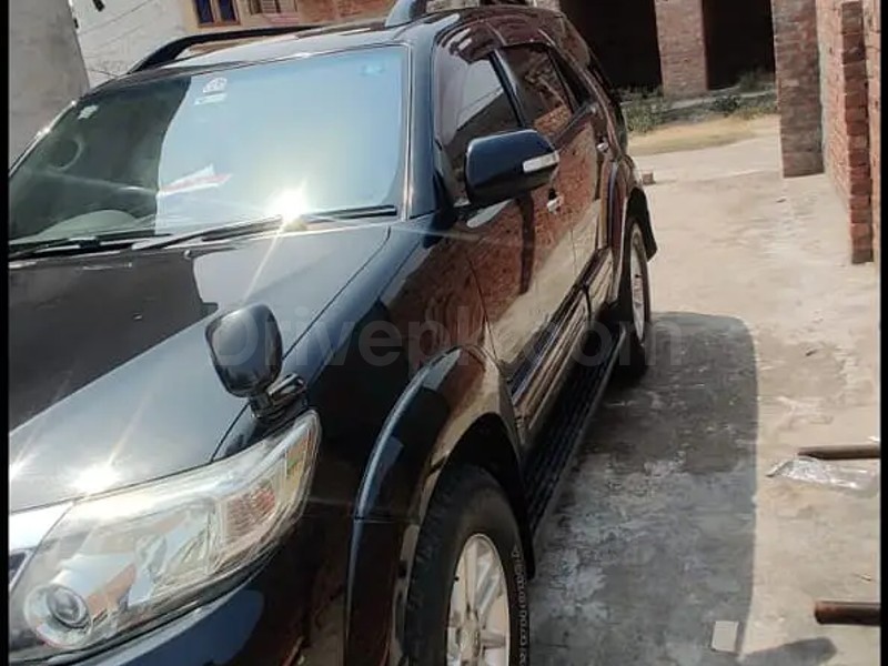 Toyota Fortuner 2014