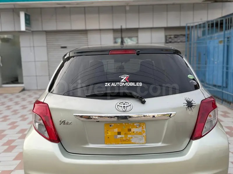 Toyota Vitz 2013