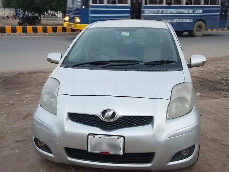 Toyota Vitz 2010