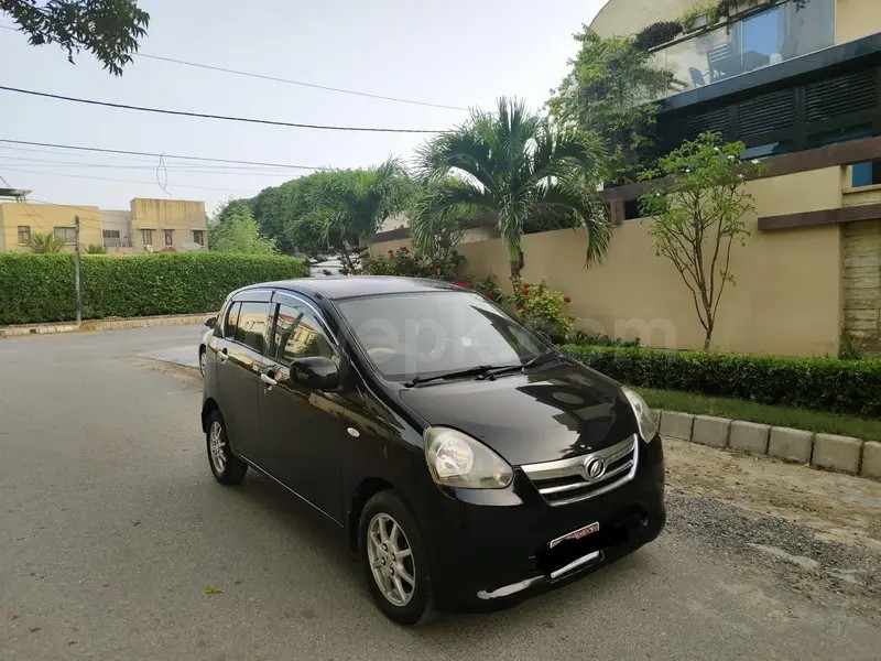 Daihatsu Mira 2012