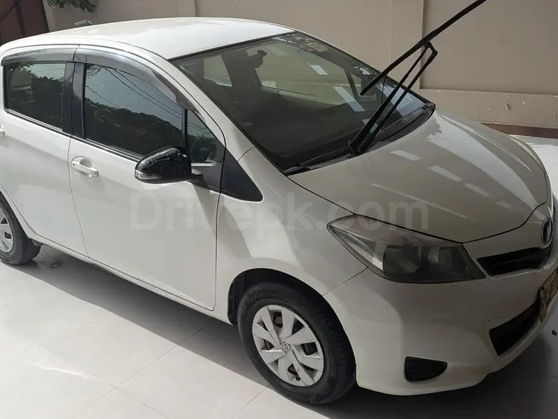 Toyota Vitz 2012