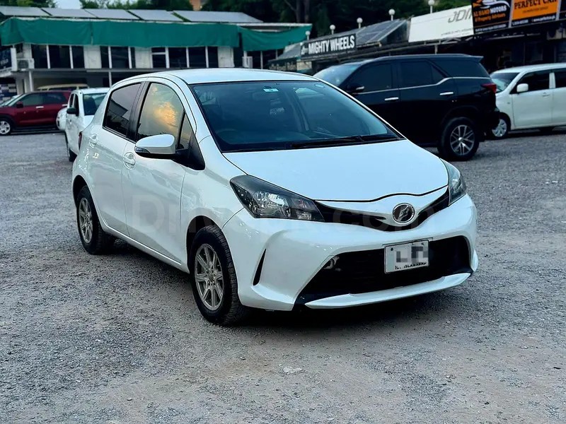 Toyota Vitz 2014