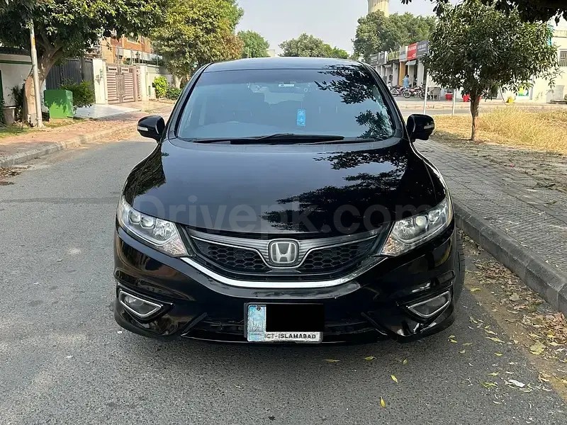 Honda Jade Hybrid 2015
