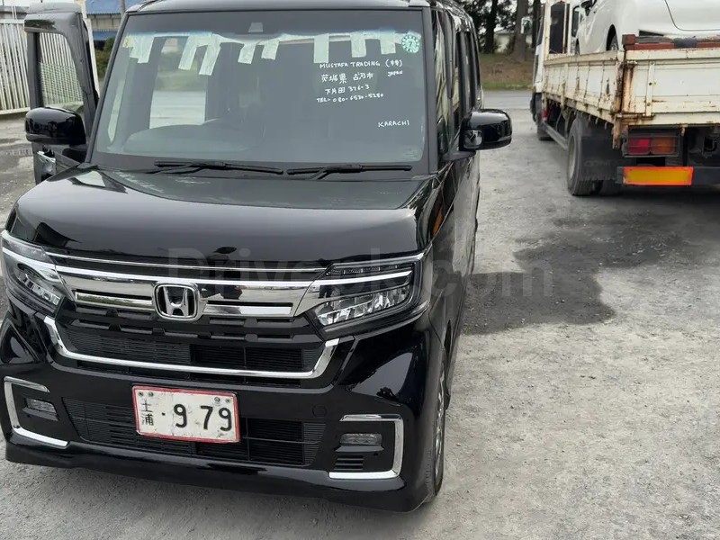 Honda N Box Custom 2023