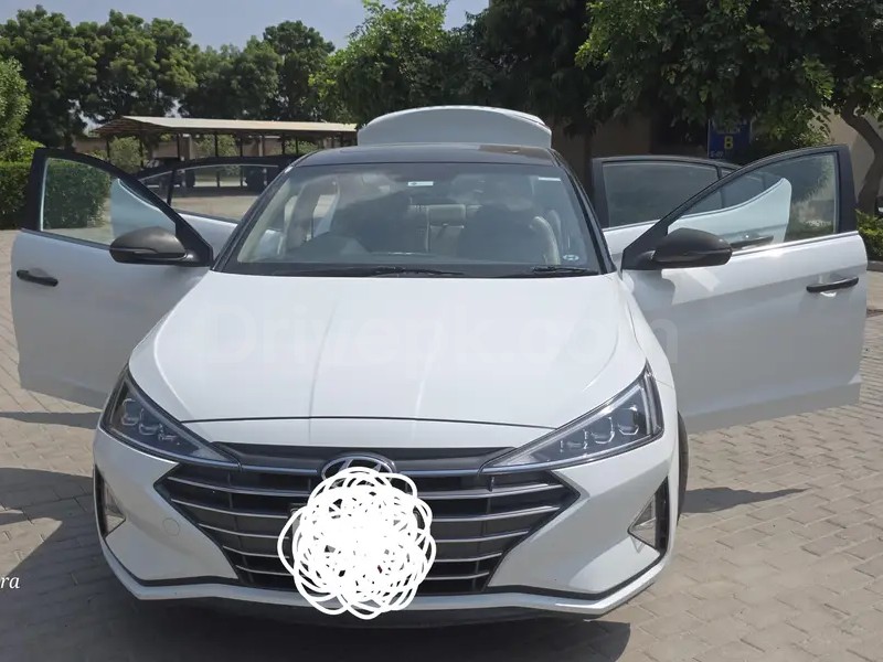 Hyundai Elantra 2022