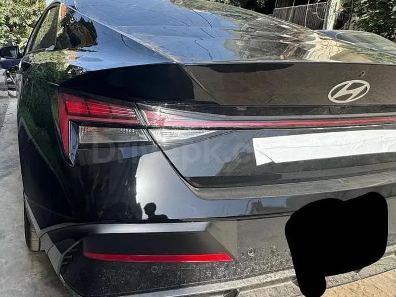 Hyundai Elantra 2025