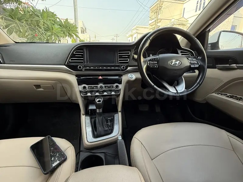 Hyundai Elantra 2021