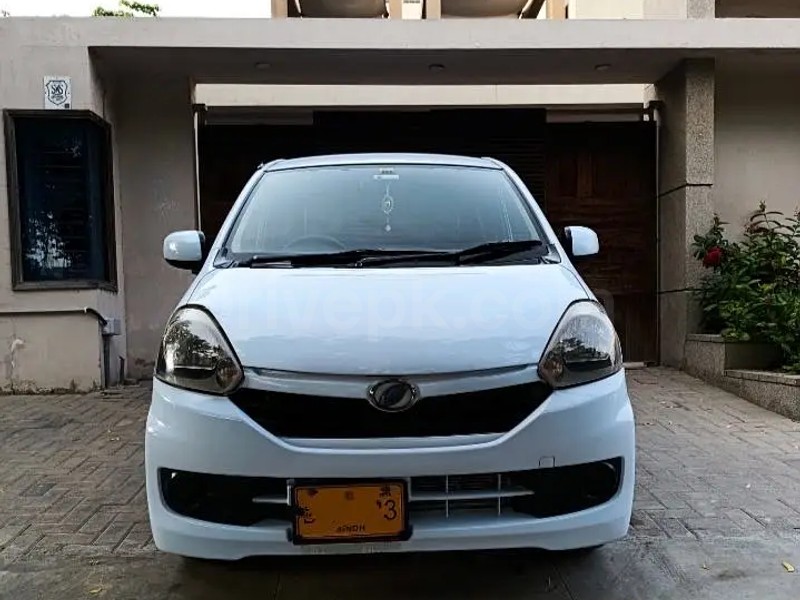 Daihatsu Mira 2011
