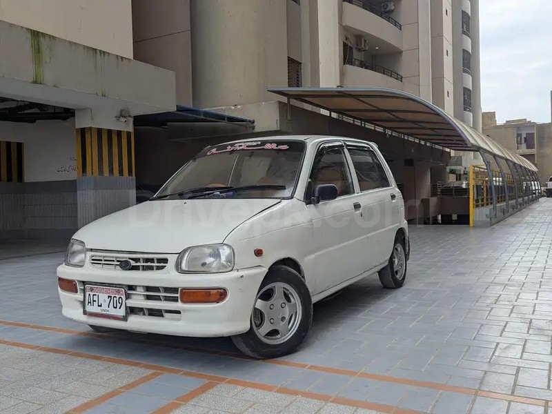 Daihatsu Cuore 2003