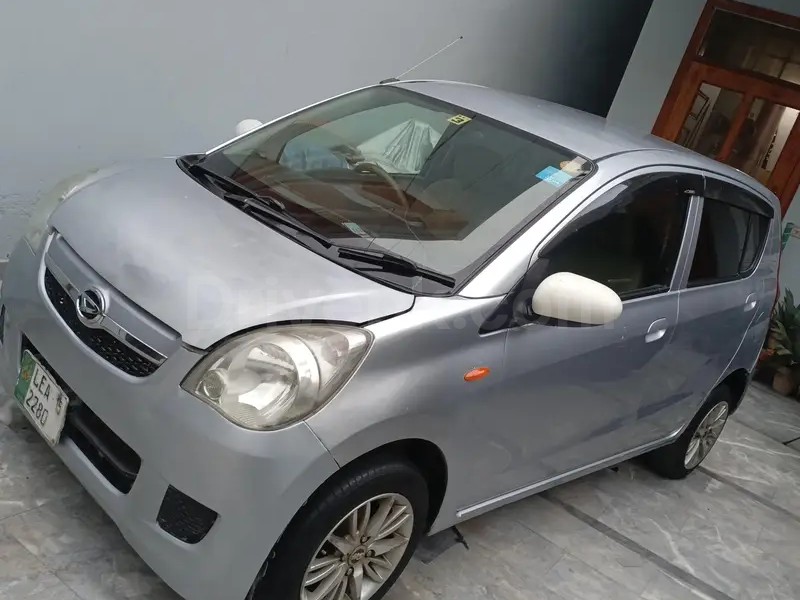 Daihatsu Mira 2011