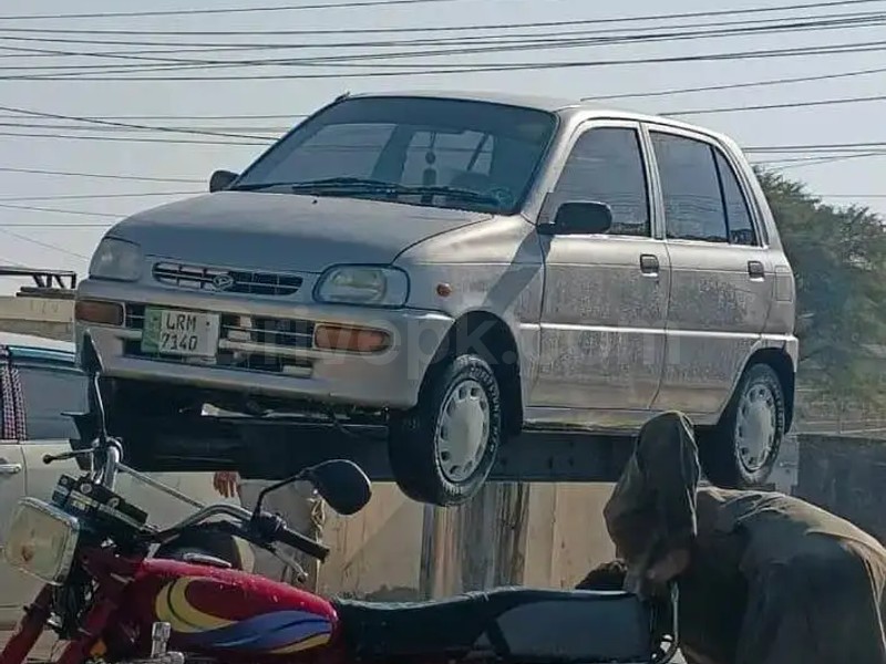Daihatsu Cuore 2003