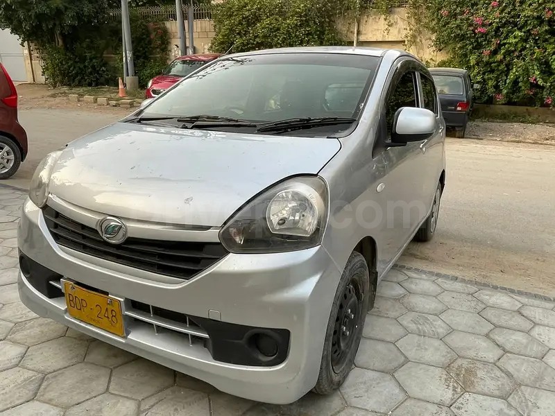 Daihatsu Mira 2012
