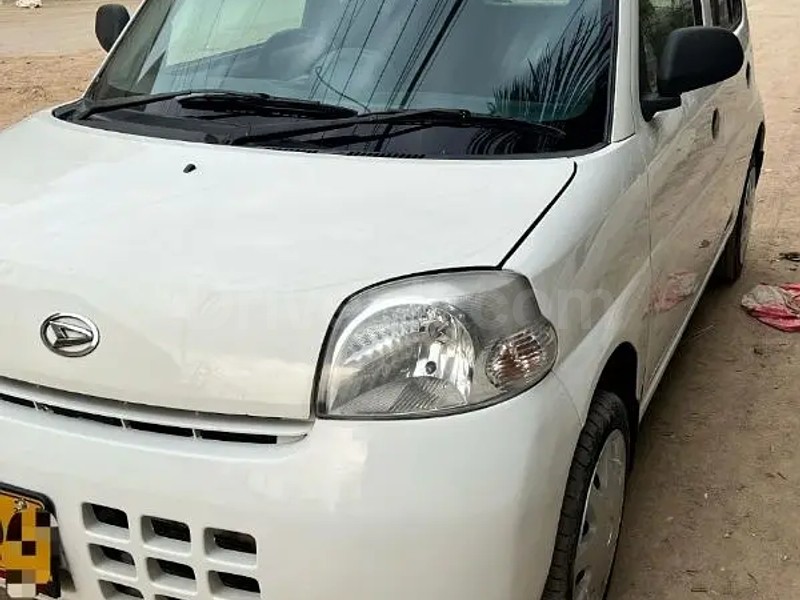 Daihatsu Esse 2010