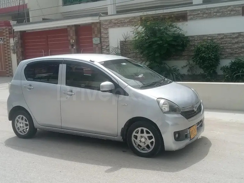 Daihatsu Mira 2013