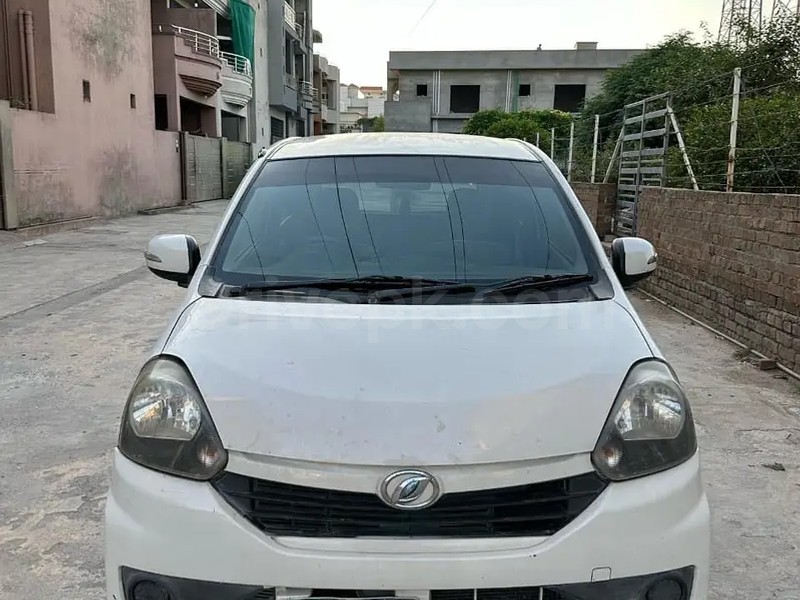 Daihatsu Mira 2011