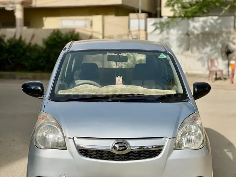 Daihatsu Mira 2011