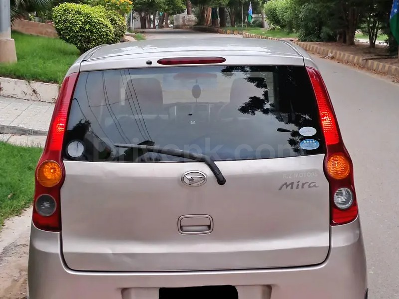 Daihatsu Mira 2012