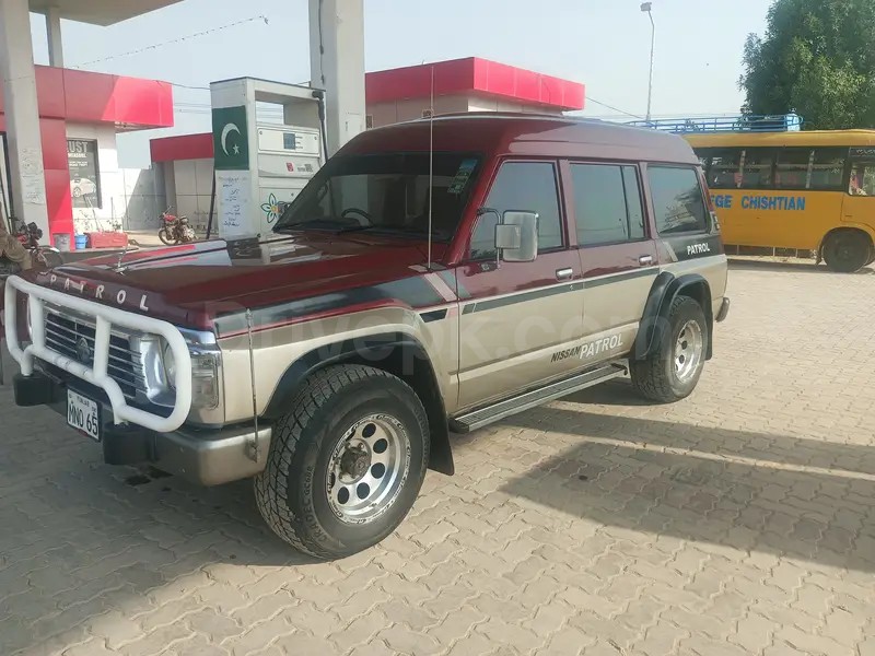 Nissan Patrol 1990