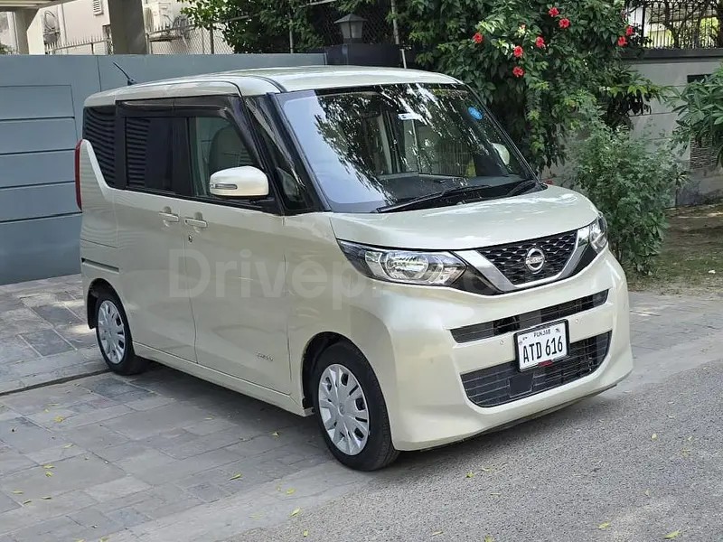 Nissan Roox 2021