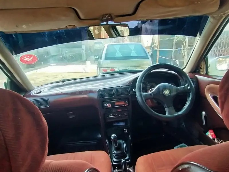Nissan Sunny 1992