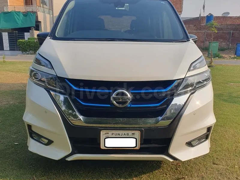 Nissan Serena 2018