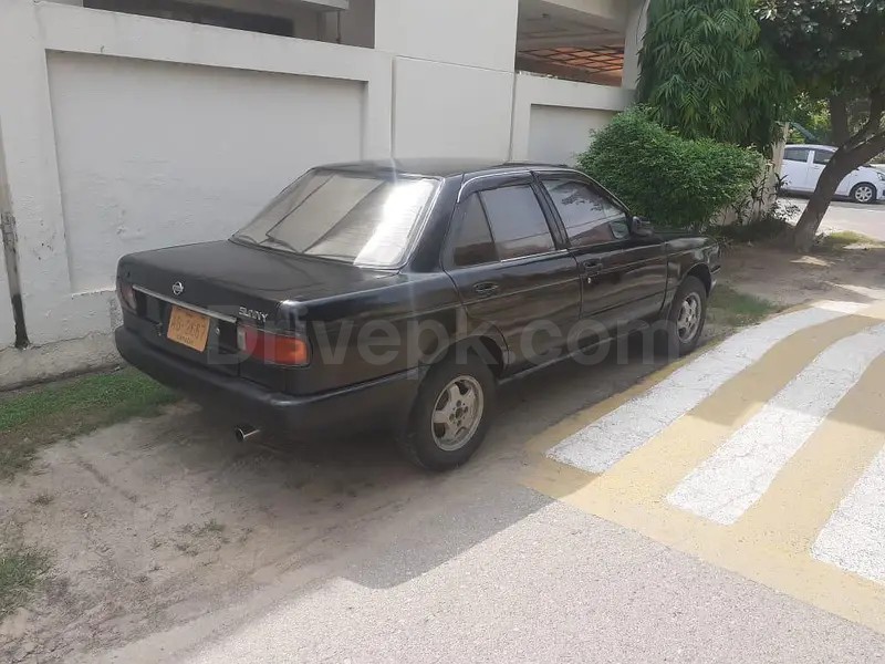 Nissan Sunny 1993