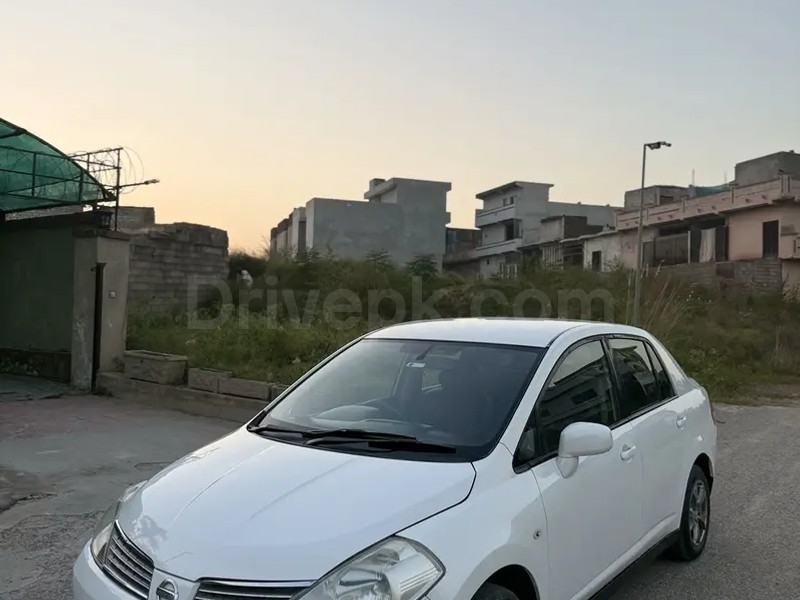 Nissan Tiida 2007