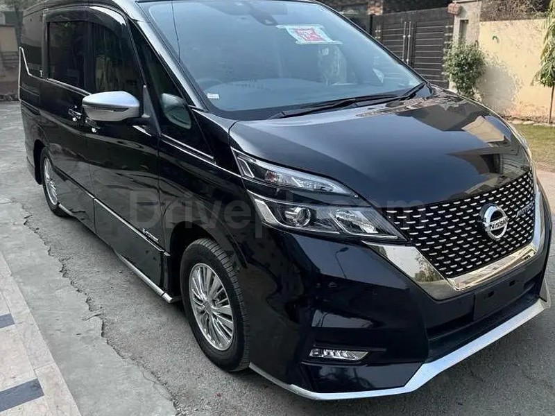 Nissan Serena 2018