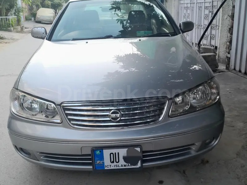 Nissan Sunny 2010