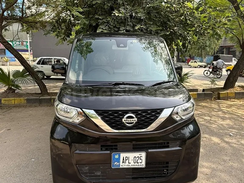 Nissan Roox 2022