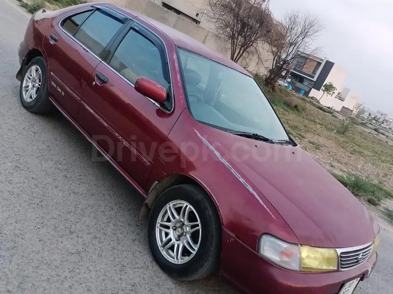 Nissan Sunny 2000